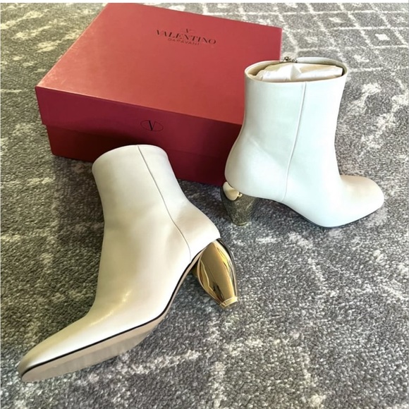 Valentino Shoes - NIB Valentino booties size 39 Italian fits US 8.5